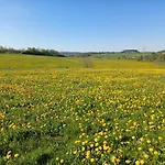 Naturzentral - Neu Ab 2026 Ebenerdige Privatresidenz Mit Sauna, Terrasse & Naturblick Sowie Grosser Wiese Fuer Auszeiten Allein, Zu Zweit Oder Mit Kind منزل للإقامة *
